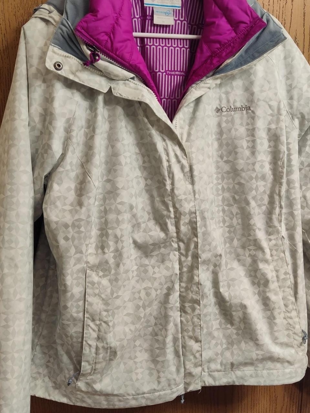 Columbia Cream Geometric Ski Jacket with Pink Lining